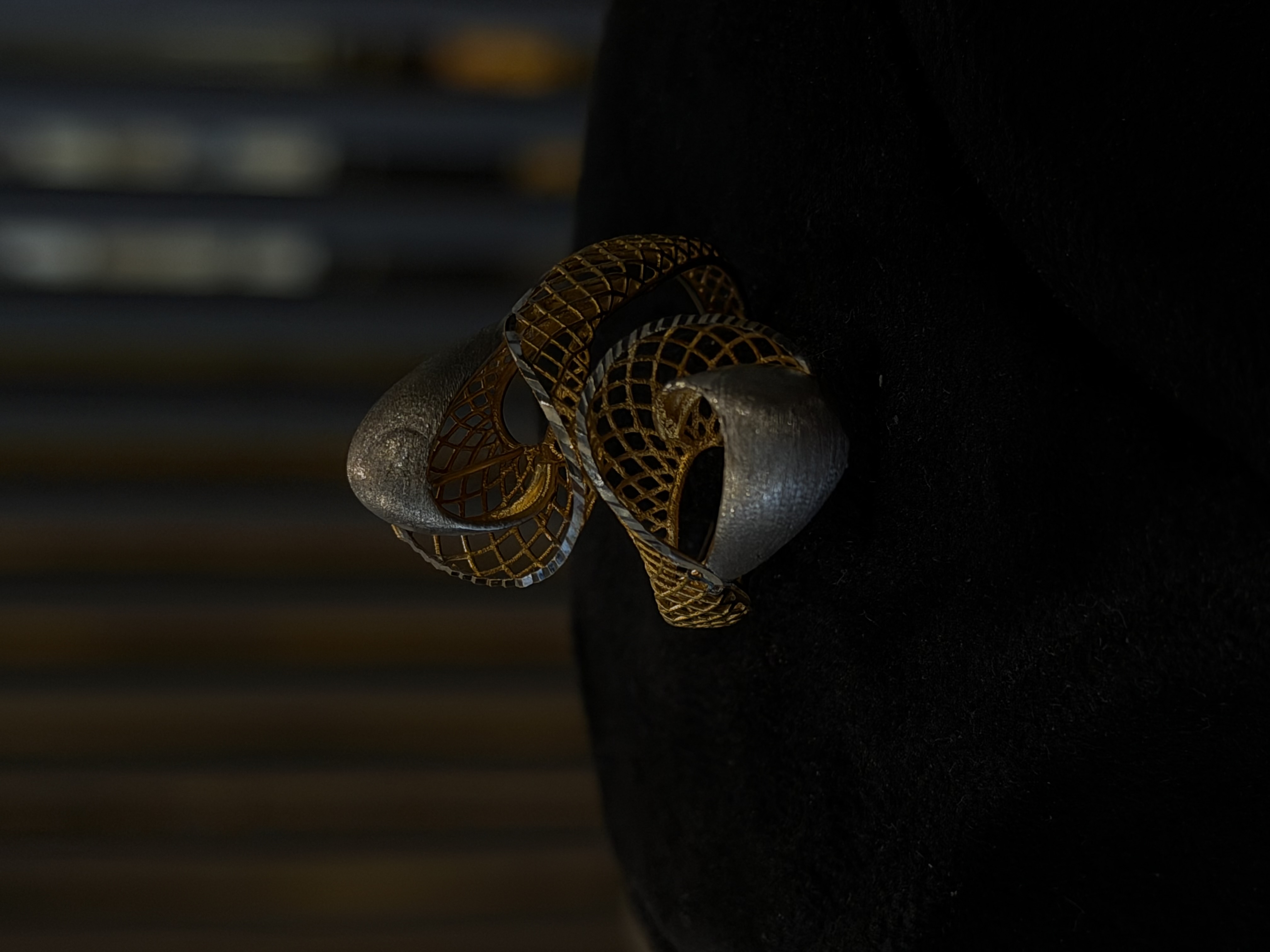 Artisan Twisted Emerald Ring - Gold Jewellery Kashmir