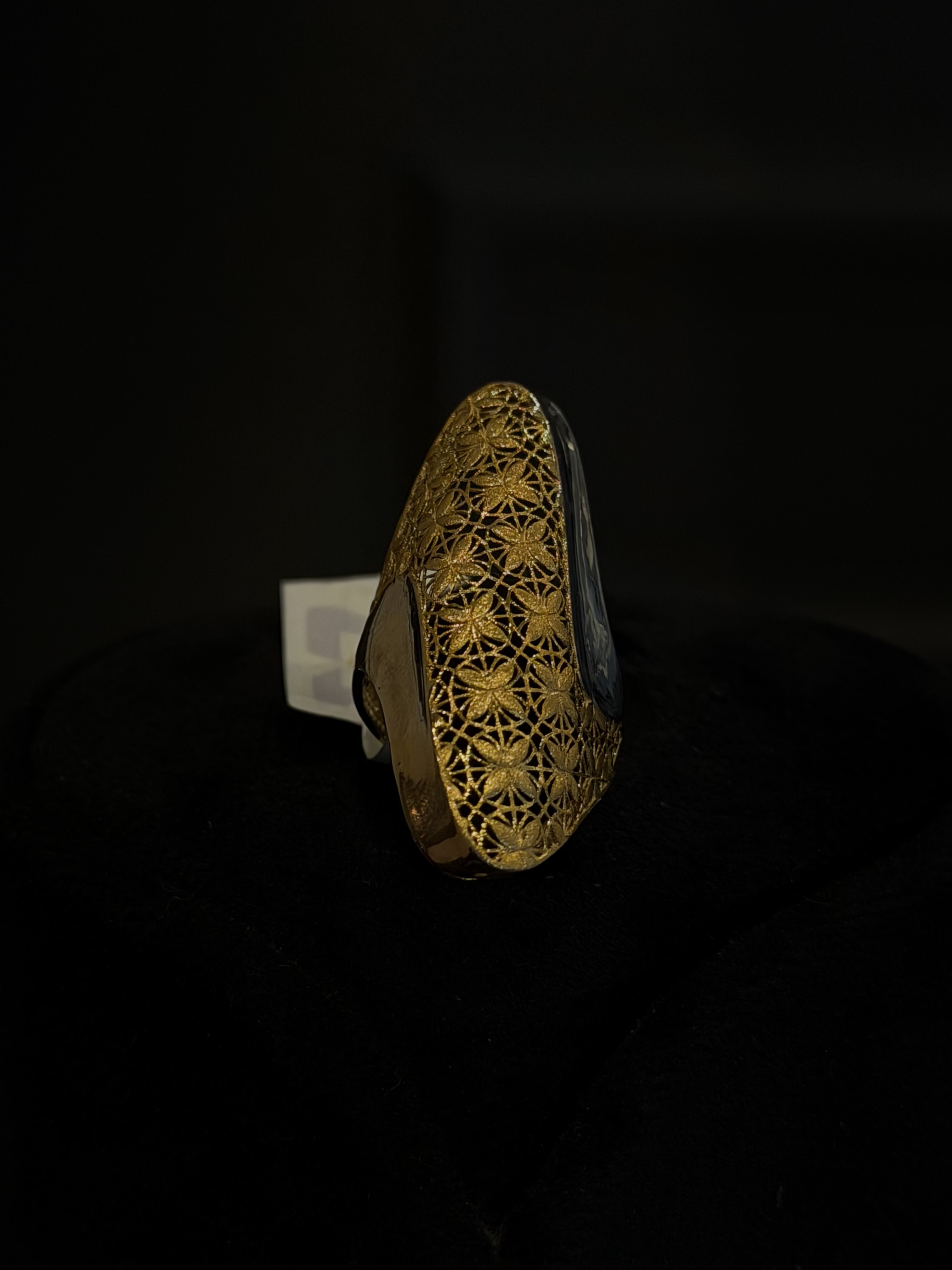 Artisan Twisted Emerald Ring in 18K Gold - Gold Jewellery Kashmir