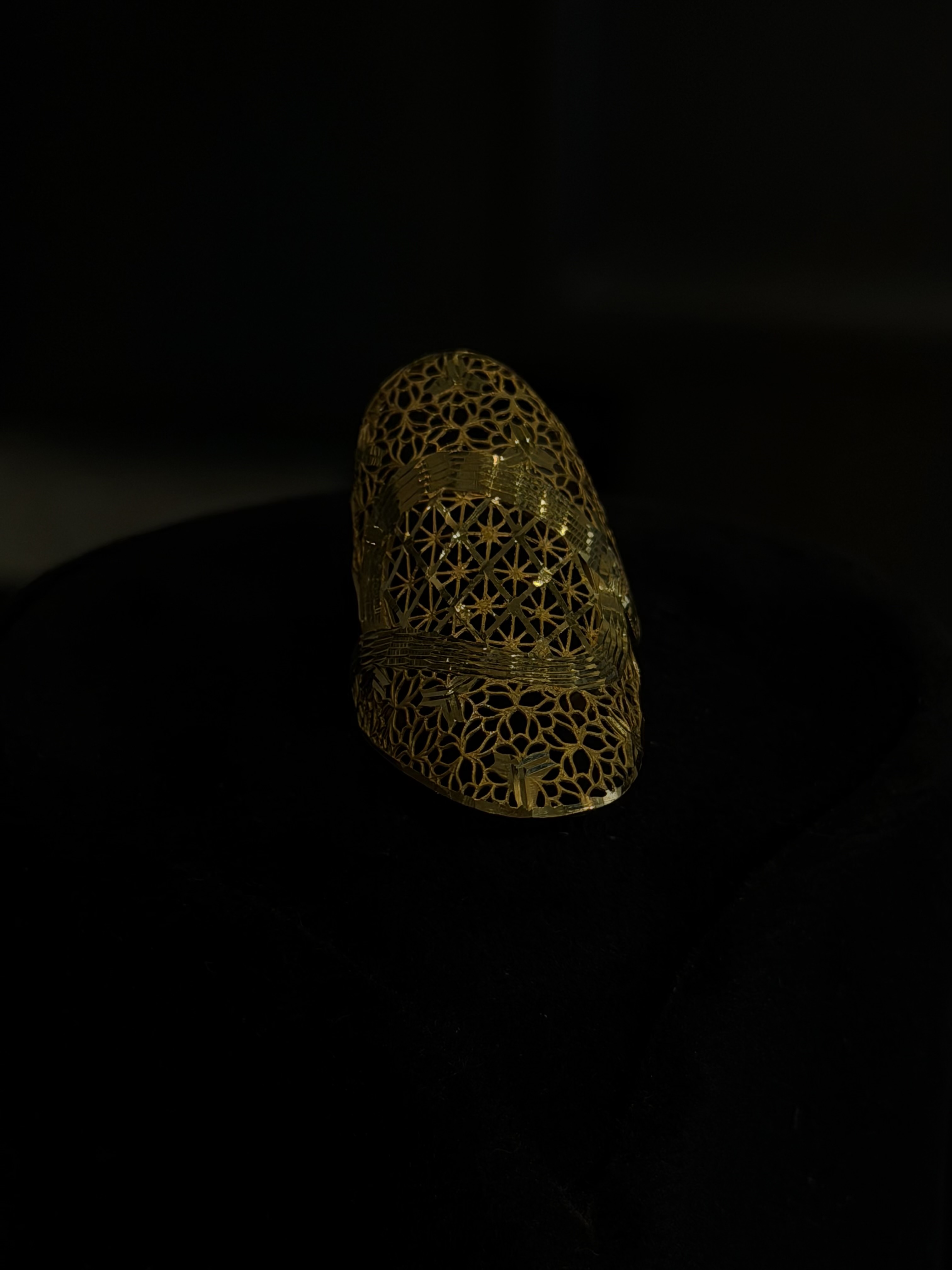 Emerald Elegance Ring in 18K Hallmarked Gold - Gold Jewellery Kashmir